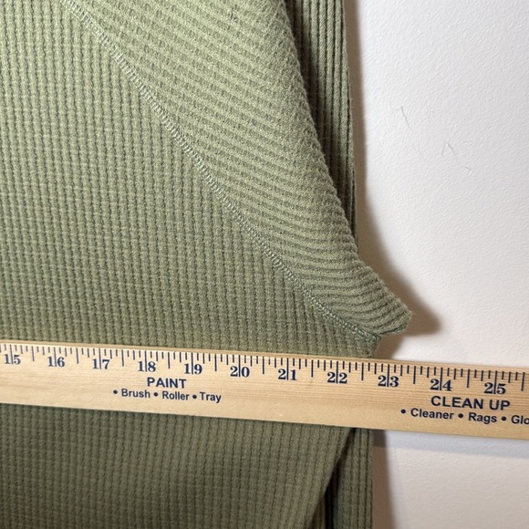 Free People Green Waffle Knit Thermal Long Sleeve Shirt Women's Size S Slit Back - Picture 8 of 8